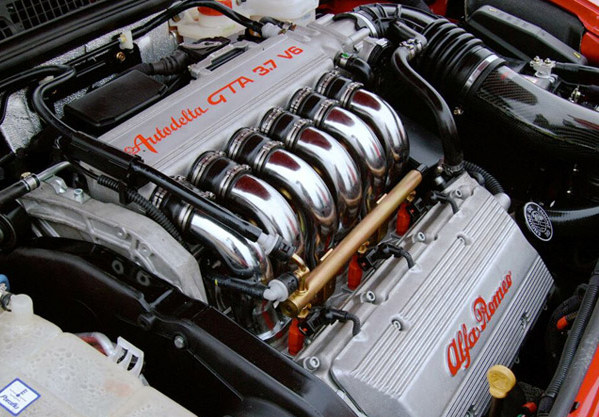 アルファ147GTA V6エンジン