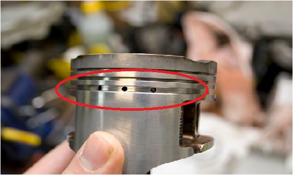 インサイトの中古は エンジンオイルの減り に注意です 中古車買うならココに注意