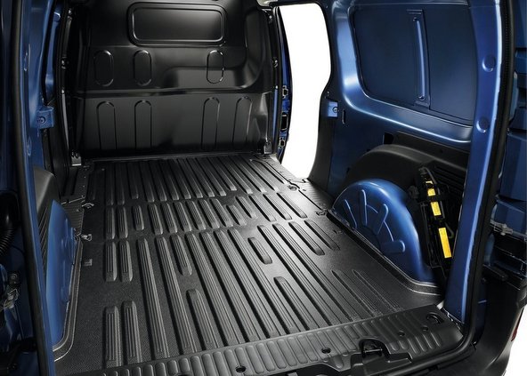 カングー 中古は 危険なエンジンルーム内での燃料漏れ に注意 中古車買うならココに注意