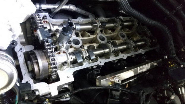 マセラティ V8エンジン