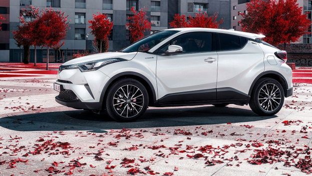 C-HR ハイブリッド 中古