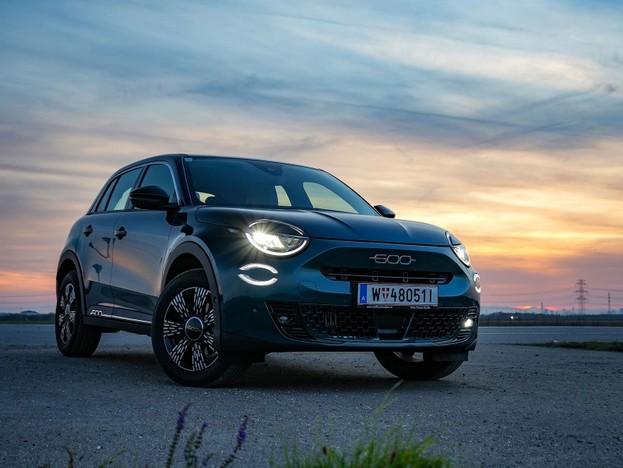 フィアット600 ハイブリッド 価格