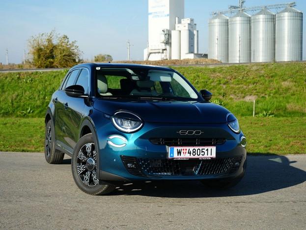 フィアット600 ハイブリッド 中古