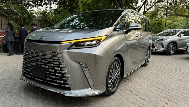 レクサス LM350h 中古車