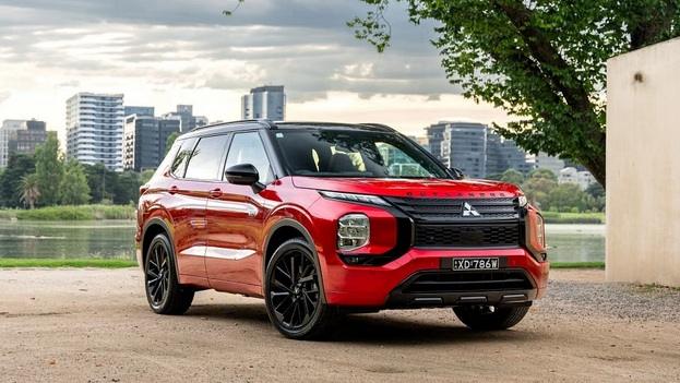 アウトランダー PHEV 中古