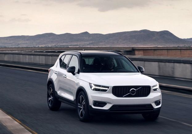 XC40 PHEV 価格
