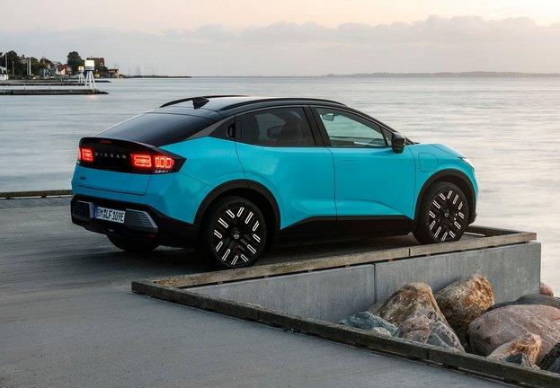 ZE2 リーフ 価格