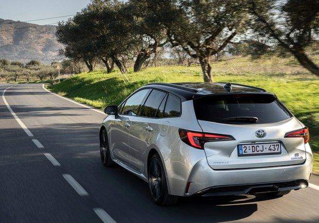 カローラツーリング 価格