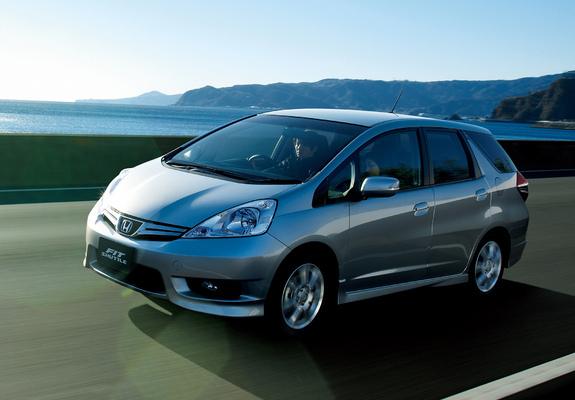 フィットシャトルハイブリッド 中古