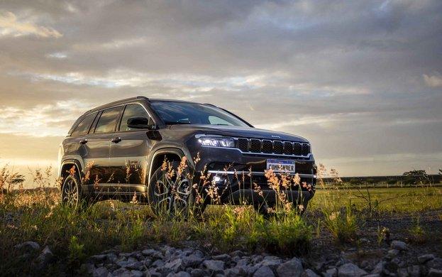 ジープ コマンダー 中古