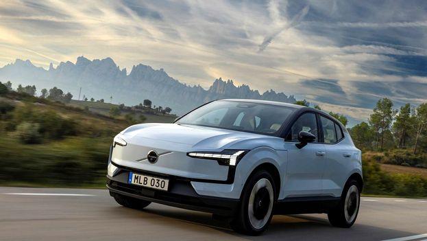 VOLVO EX30 中古車