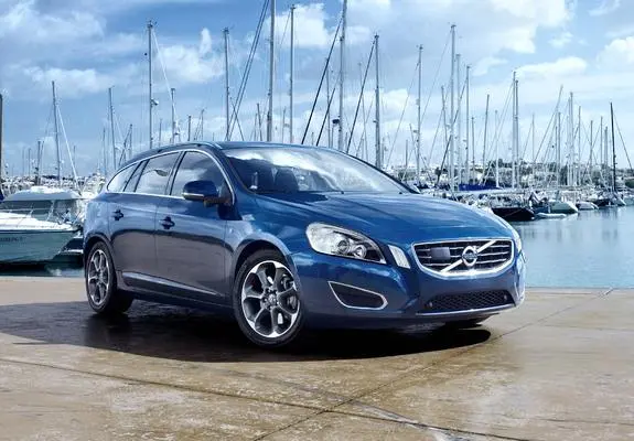 VOLVO V60 中古車